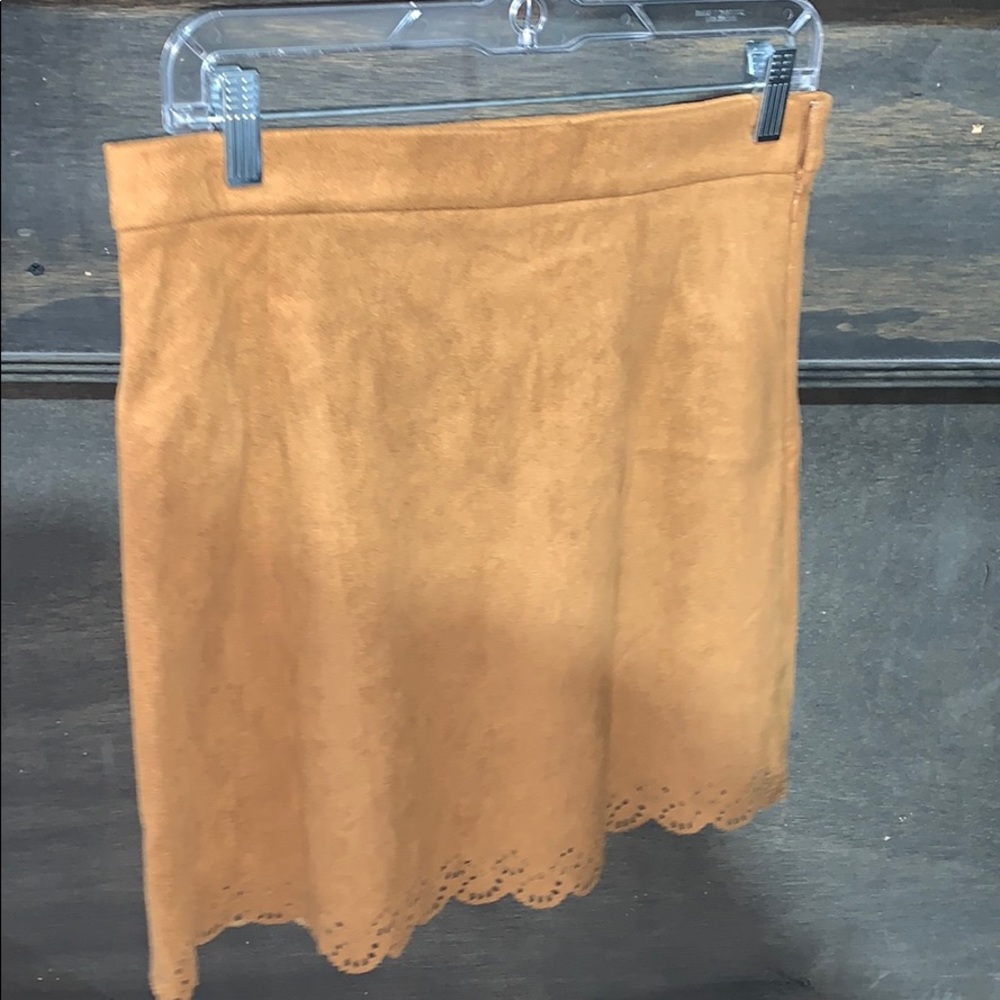 Women’s faux suede skirt - Picture 1 of 3